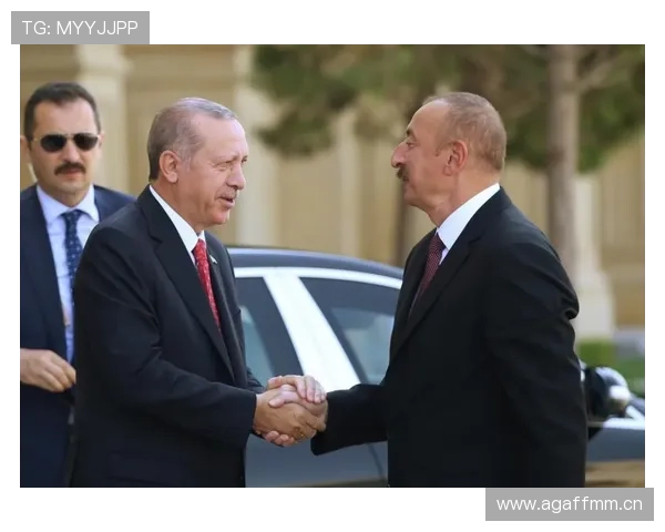 巴斯托尼：长传调度与推进能力支撑进攻体系