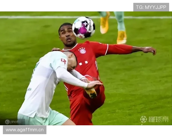 拉菲尼亚与道格拉斯·科斯塔的巅峰期对比：技术特点与效率差异分析