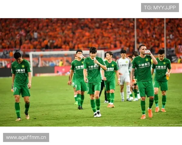 山东泰山惊现内部矛盾，阵容危机四伏，豪门的争冠之路正面临战术体系崩塌的严峻考验！