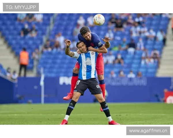 苏亚雷斯:单箭头到自由中锋的战术角色演变分析 苏亚雷斯:单箭头到自由中锋的战术角色演变分析