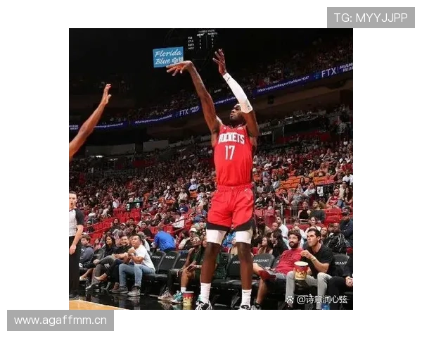 拉希德·华莱士中距离投篮效率提升，拉开与同时期内线防守差距